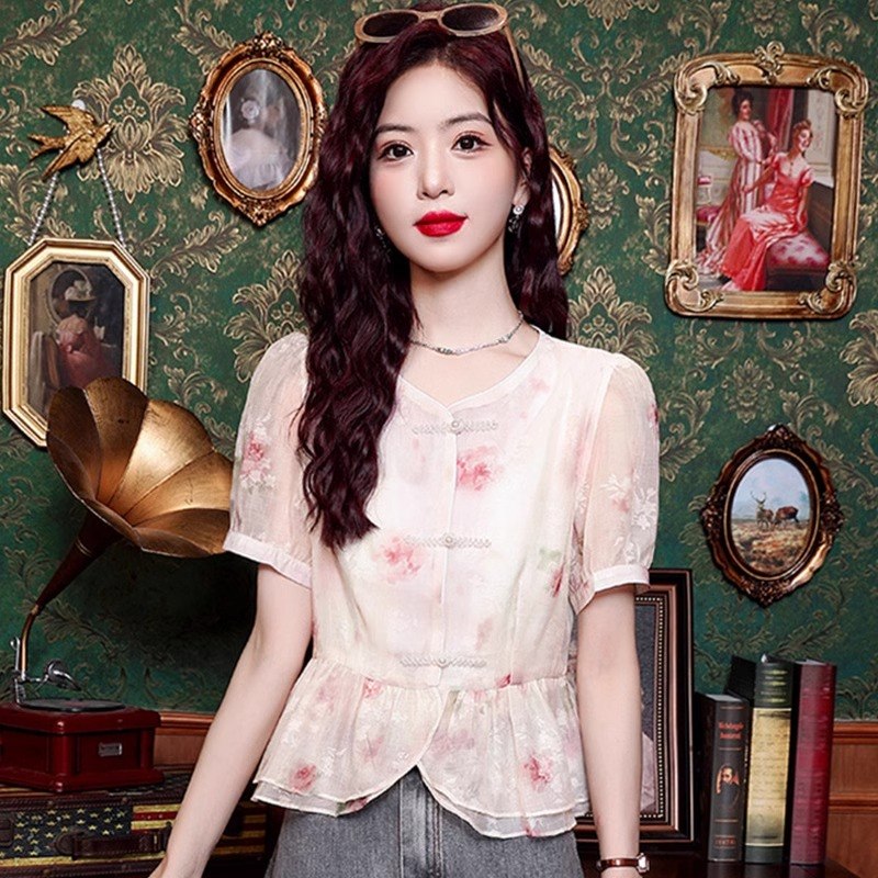 เสื้อเชิ้ตผู้หญิงใส่ทํางาน 390 บาทต่อชิ้น ฟรีค่าจัดส่ง