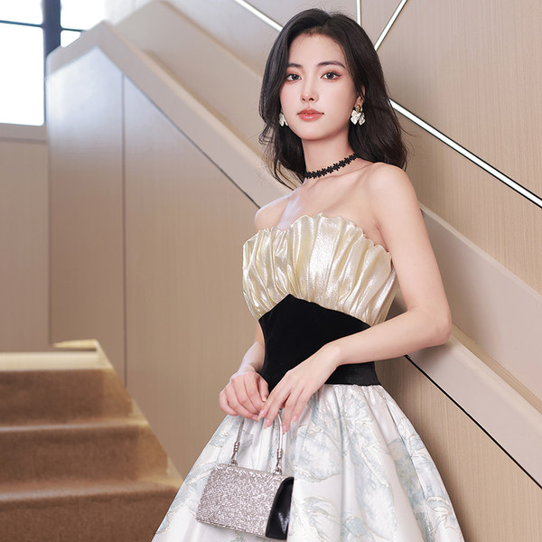 ชุดราตรี ชุดราตรีสวยหรู แบบ ทันสมัย Evening dress