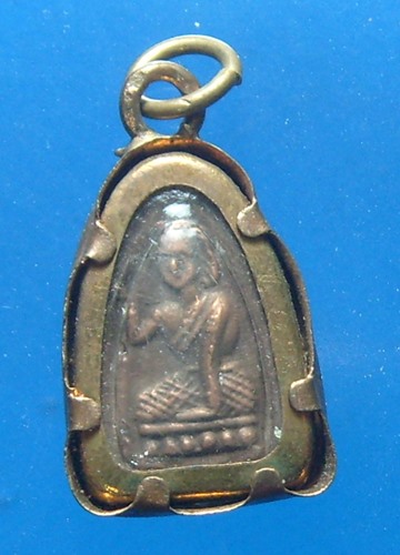 หลวงปู่ทวด หลังนางกวัก วัดช้างให้