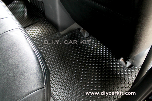 พรมกระดุมตัดเข้ารูปทั้งคัน ใส่รถ D-Max ปี 08-11