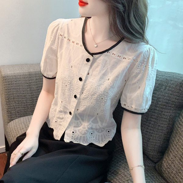 เสื้อลูกไม้ แขนสั้น