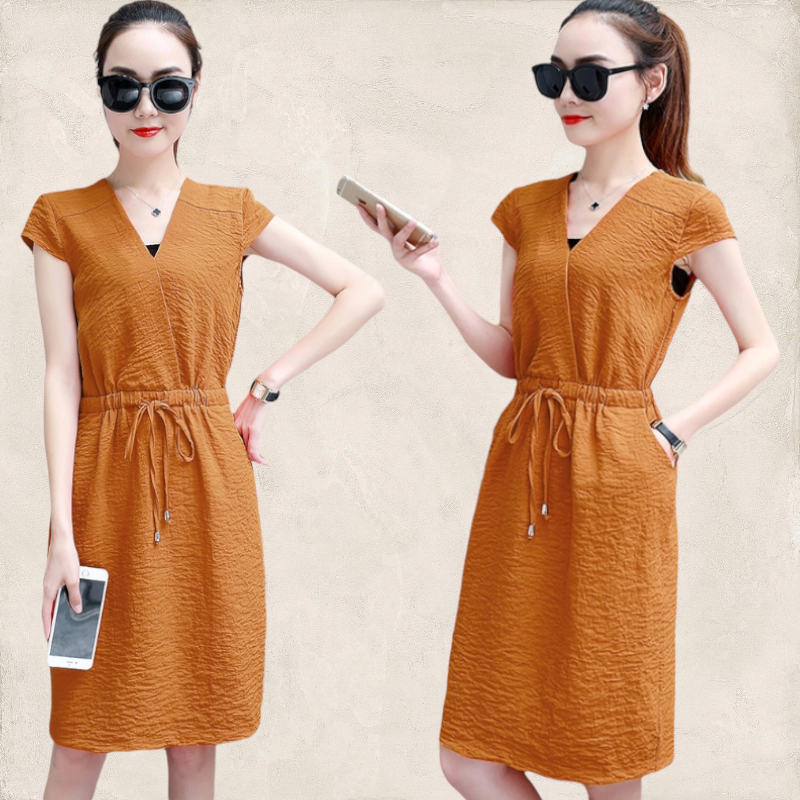 Dress4153 ชุดเดรสทรงสวย คอวีป้าย เอวสม็อคยางยืดมีเชือกผูกรูด ชายกระโปรงผ่าหลังเล็กน้อยเพื่อความคล่องตัว งานดีผ้าดีสไตล์เรียบหรูใส่ทำงานได้
