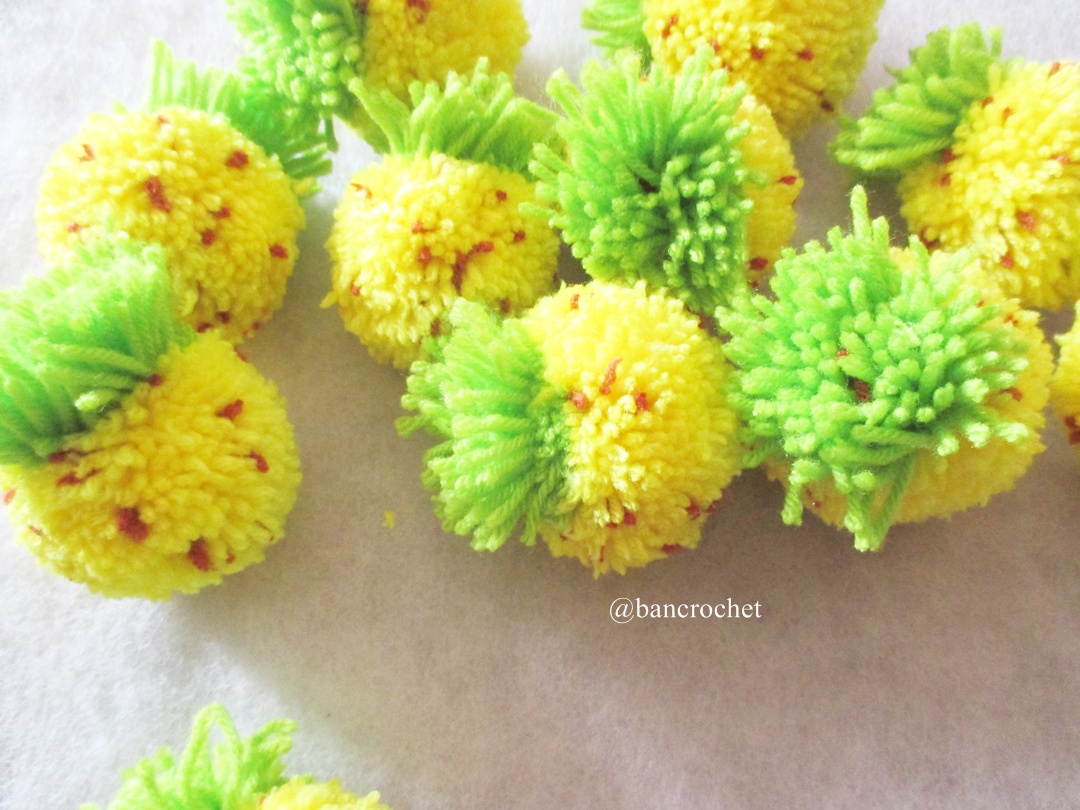 สับปะรดปอมปอม pom poms fruits เหลือง 2 นิ้ว
