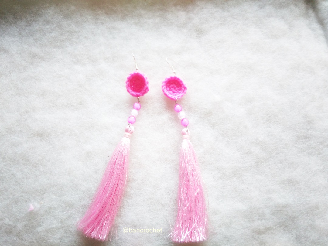ต่างหูถักโครเชต์ crochet earrings สีชมพู 7 นิ้ว