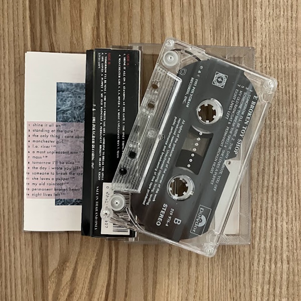 E BROKEN TOY SHOP : E BROKEN TOY SHOP