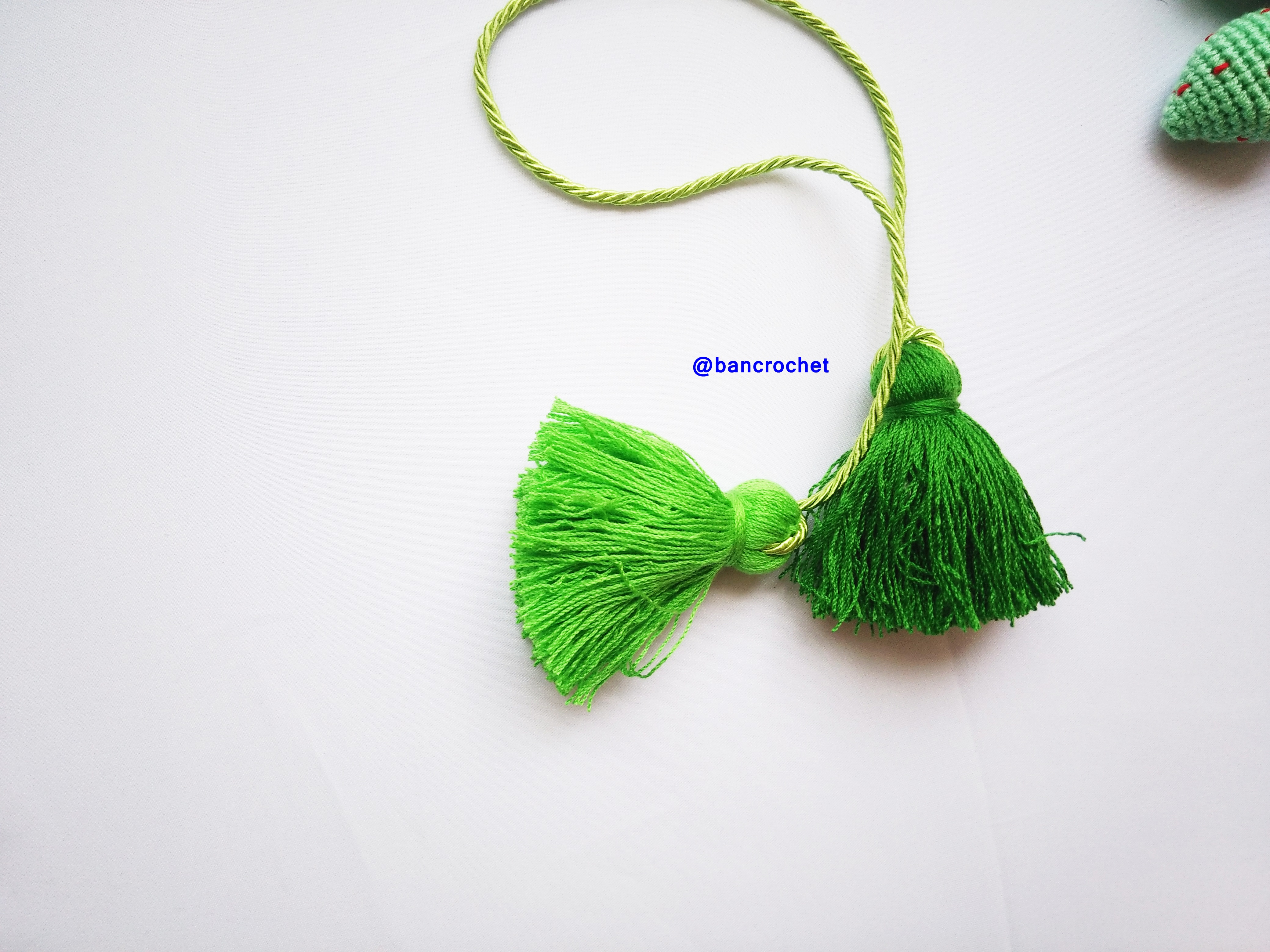 Bancrochet พู่ห้อยกระเป๋า/ที่ห้อยกระเป๋าแฮนด์เมด Tassels keychain hanging for bags หลากสี 4 นิ้ว