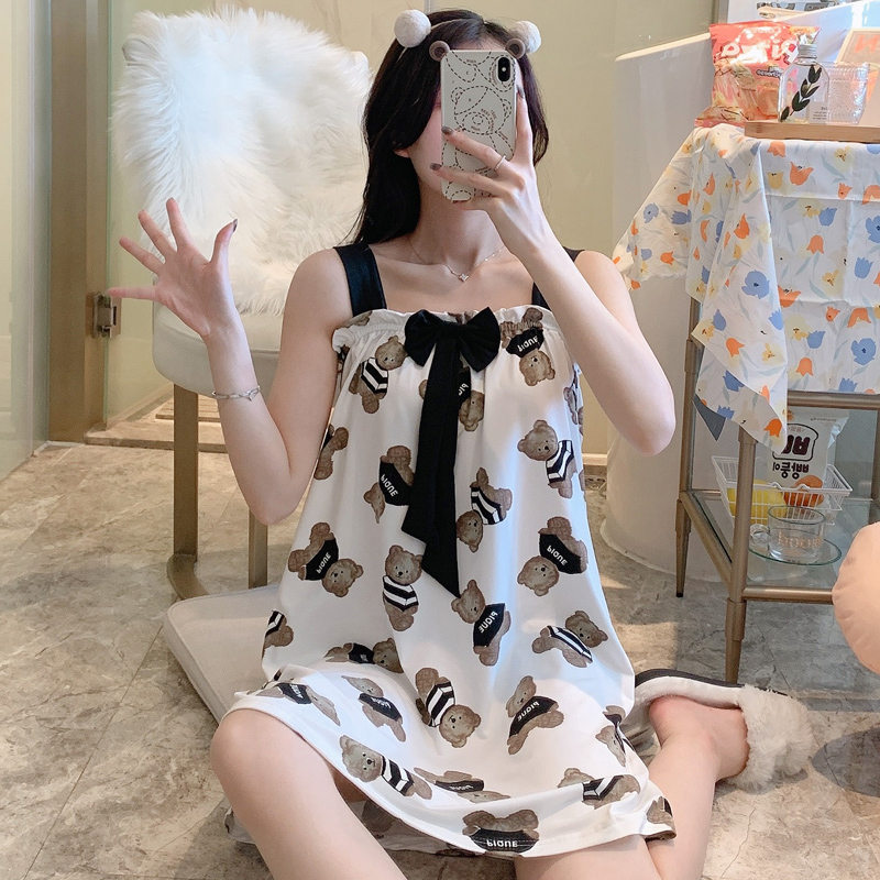 ชุดนอนผู้หญิง