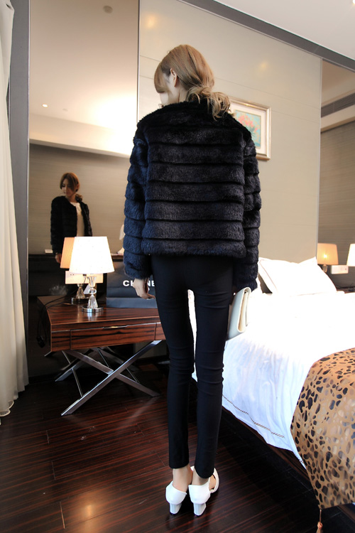 เสื้อคลุมขนนิ่ม ฟูๆ นิ่มๆ ดูดีสุดๆ เลือกสีที่พร้อมส่งด้านในได้เลยจ้า