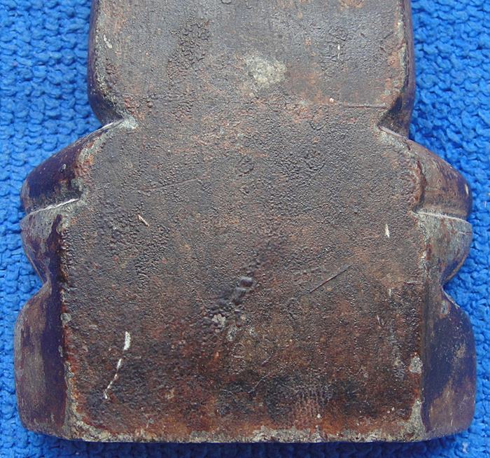 พระหินแกะพระพุทธหลังธรรมจักร