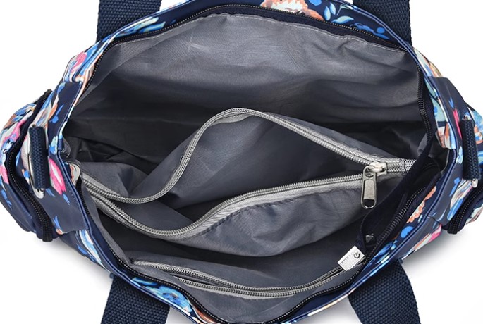 กระเป๋าสะพาย ลายดอกไม้ กระเป๋าแฟชั่น กระเป๋าสะพายข้าง กระเป๋าถือ ผ้าไนลอน กันน้ำ ดีไซน์ เก๋ แยก 3 ช่อง 622387