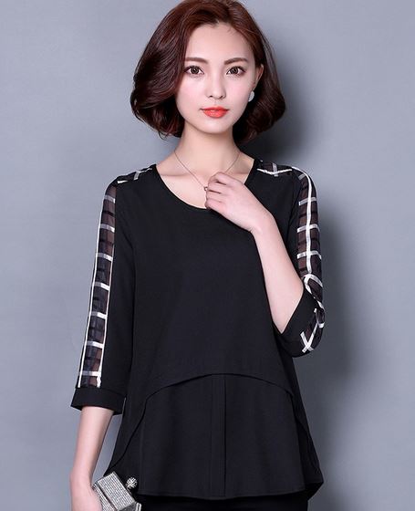 เสื้อแฟชั่น ผู้หญิง สีดำ เสื้อใส่ออกงาน ตัวหลวม ๆ ใส่สบาย ผ้าซีฟอง สีดำ แขน ซีทรูเล็ก ๆ ดีไซน์ เป็น 2 ชั้น ใส่ทำงาน แบบผู้ใหญ่ 244630