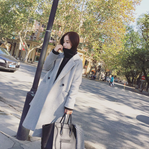 OverCoat เสื้อโค้ทกันหนาว ทรงยาวสีเทา งานดี ผ้าวูลผสมเนื้อหนา เป็นทรง บุซับในกันลม พร้อมส่ง same pic