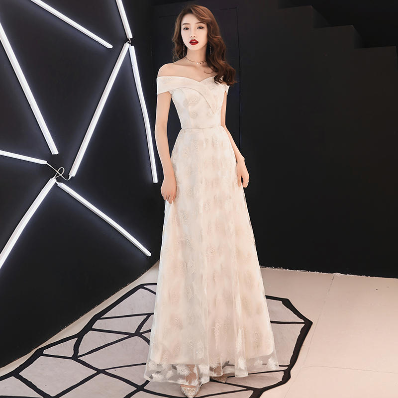 ชุดราตรี ชุดออกงาน ดีไซน์หรู Designer Dresses