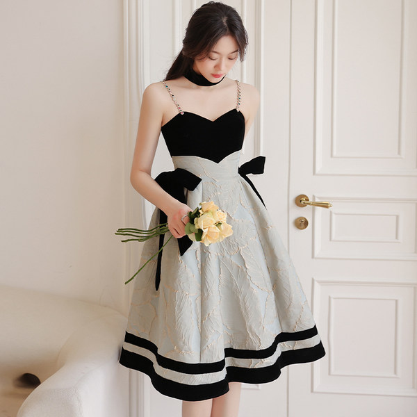 ชุดราตรี ชุดราตรีสวยหรู แบบ ทันสมัย Evening dress