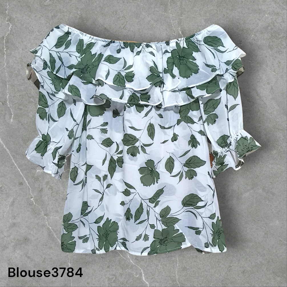 🌷 Blouse3784 เสื้อเปิดไหล่ลายดอกไม้ ดีเทลสม็อครอบบ่าแต่งระบายสุดน่ารัก แขนตุ๊กตาฟูเบาๆ เพิ่มความหวานแบบลูกคุณ