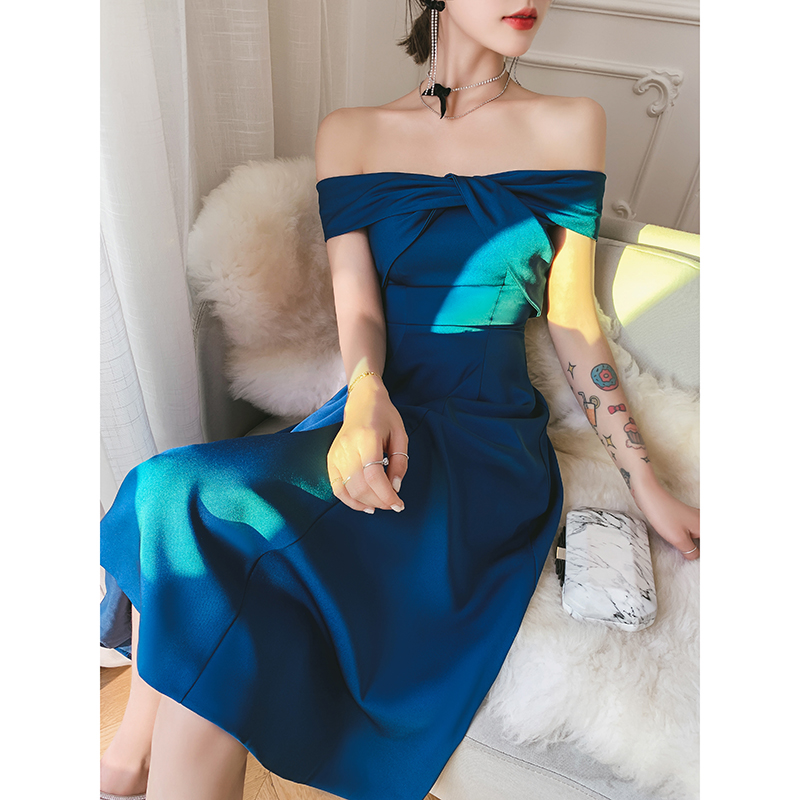 ชุดราตรี ชุดราตรีสวยหรู แบบ ทันสมัย Evening dress