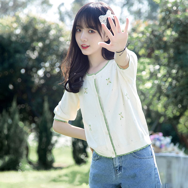 เสื้อผ้าวัยรุ่นเกาหลี เสื้อยืดวัยรุ่นผู้หญิง มีขนาด S M L XL