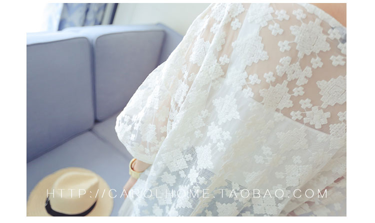 เสื้อคลุมซีทรู มีลายในตัว เหมาะกับวันชิลๆ พร้อมส่งจ้า white