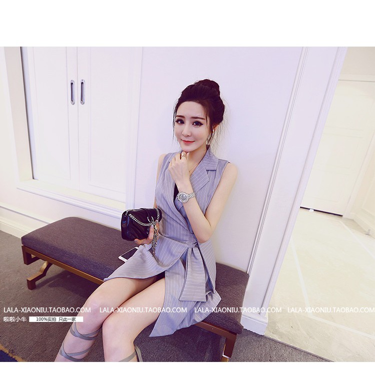 เสื้อคลุมทรงเดรส ใส่คลุมทำงานดูดีมากค่ะ ผูกเอวเรียบร้อย ผ้าใยสังเคราะห์เนื้อดี เทา