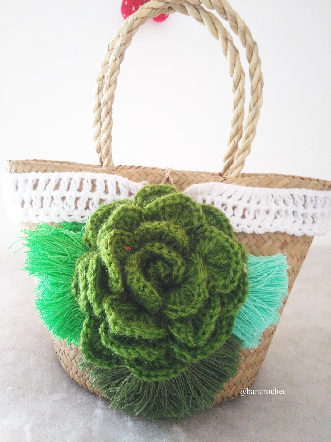 กระเป๋าสานกระจูดประดับดอกไม้ grajood basket weave bags ธรรมชาติ 7*10*7*12 นิ้ว