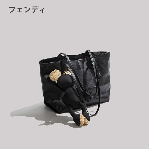กระเป๋าสะพายข้างผู้หญิง กระเป๋าสะพายสไตล์เกาหลี By Japanese フェンディ authentic bag