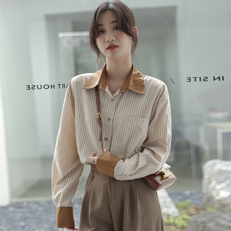 เสื้อเชิ้ตผู้หญิงแขนยาว เสื้อเชิ้ตผู้หญิงใส่ทํางาน 390 บาทต่อชิ้น ฟรีค่าจัดส่ง