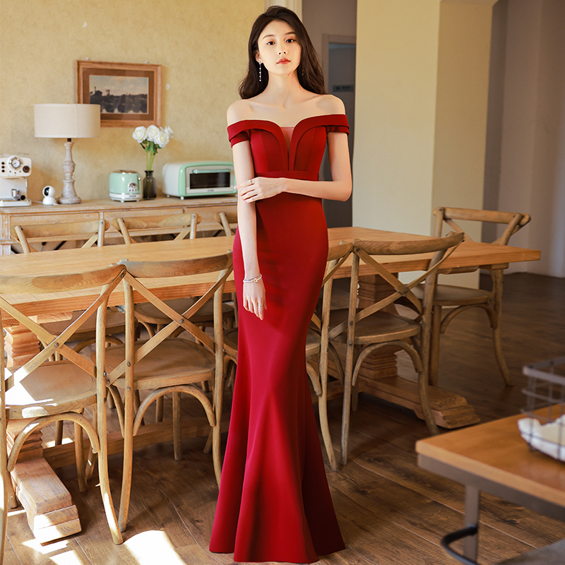 ชุดราตรี ชุดราตรีสวยหรู แบบ ทันสมัย Evening dress