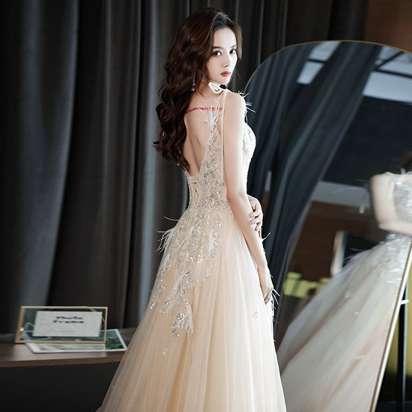 ชุดราตรี ชุดราตรีสวยหรู แบบ ทันสมัย Evening dress