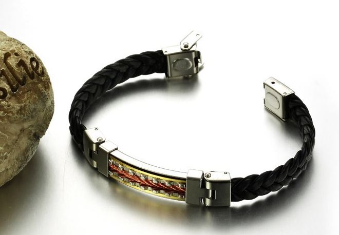 สร้อยข้อมือผู้ชาย กำไลข้อมือผู้ชาย หนังถัก สีดำ ออกแบบตกแต่ง ด้วย สแตนเลส สีเงิน ทอง ทองแดง สวยหรู ไม่ลอกไม่ดำ no 632247