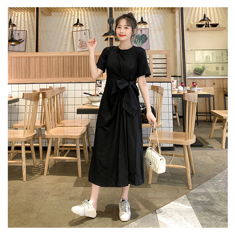 Dress4656 เดรสยาวสีเอิร์ธโทนสไตล์มินิมอล ผูกโบว์ช่วงเอวดูมีดีเทล ผ้าคอตตอนเนื้อดีนุ่มใส่สบาย งานสวยใส่ง่ายดีเทลน่ารักเรียบๆ เท่ๆ ดูมีสไตล์ไม่ซ้ำใคร มี 2 สี ดำ, เขียวหม่น