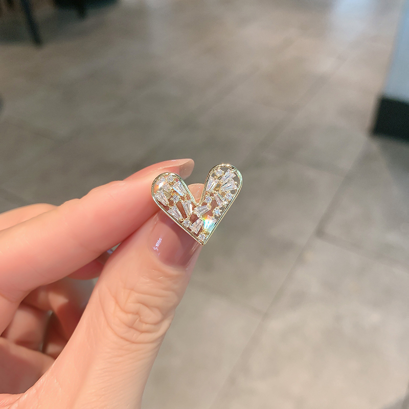 เข็มกลัด เข็มกลัดสวยๆ เข็มกลัดติดเสื้อ Brooch