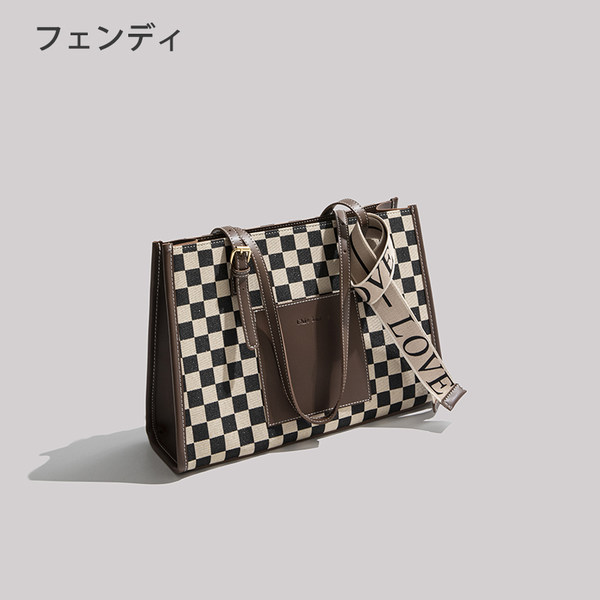 กระเป๋าสะพายข้างผู้หญิง กระเป๋าสะพายสไตล์เกาหลี By Japanese フェンディ authentic bag