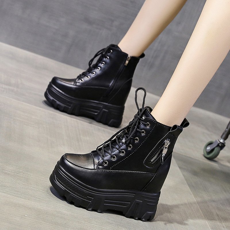 รองเท้าผ้าใบเสริมส้นสูง ไซต์35-39 สนใจทักแชท ฟรีค่าส่ง!