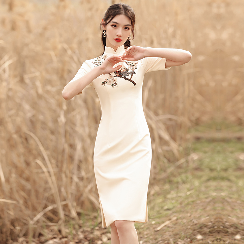 ชุดราตรี ชุดราตรีสวยหรู แบบ ทันสมัย Evening dress