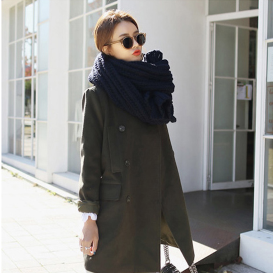 ผ้าพันคอ ไหมพรม เกาหลี สีกรมท่า ลายถักใหญ่ มิกกับชุดไหนก็สวย พร้อมส่ง กรมท่า