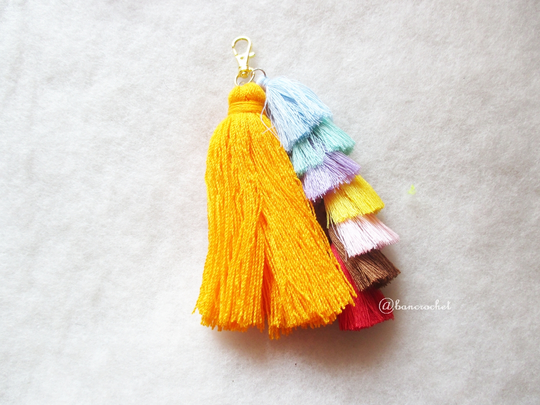 พวงกุญแจพู่เล็กพู่ใหญ่ tassels keychain เหลืองส้ม