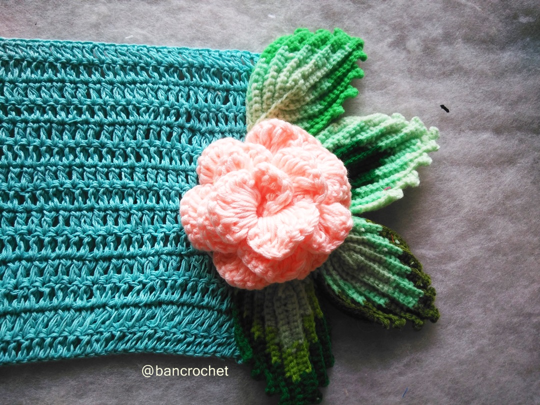 ผ้าปูโตีะถักโครเชต์ Crochet table runner สีฟ้า 28*8 นิ้ว