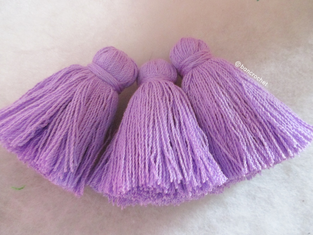 พู่แบบหนาฟู ขนาด 2 นิ้ว 4 ply tassel crochet acrylic yarn 4 ply ม่วง 2 นิ้ว