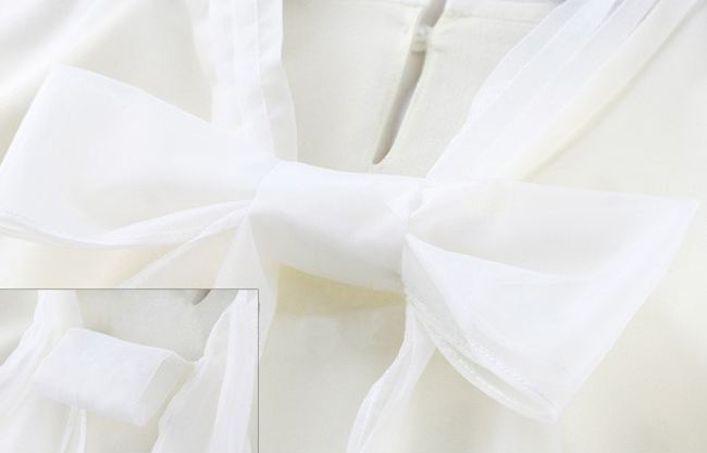 เสื้อผู้หญิง ใส่ทำงาน ผ้าไหมผสมซีฟอง แต่งโบว์ด้านหน้า แขนกุด สีเทา และ ขาว no 79232