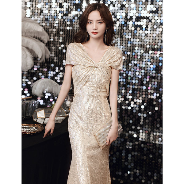 ชุดราตรี ชุดราตรีสวยหรู แบบ ทันสมัย Evening dress