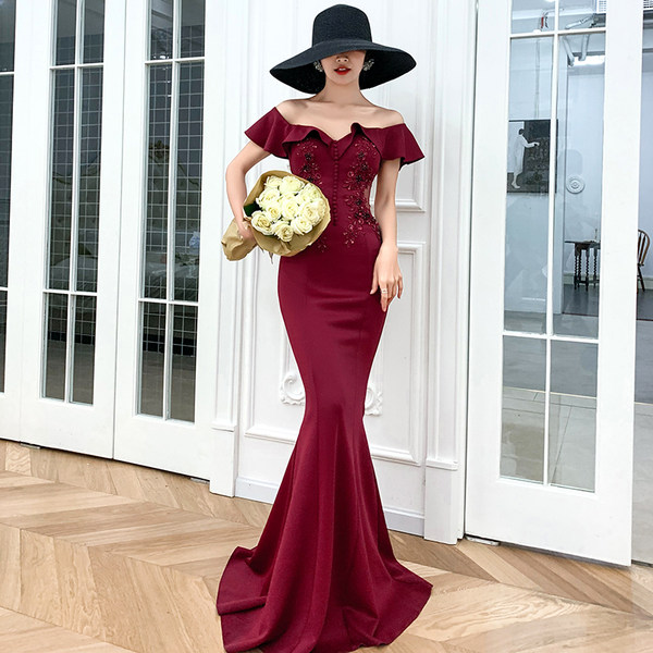 ชุดราตรี ชุดราตรีสวยหรู แบบ ทันสมัย Evening dress