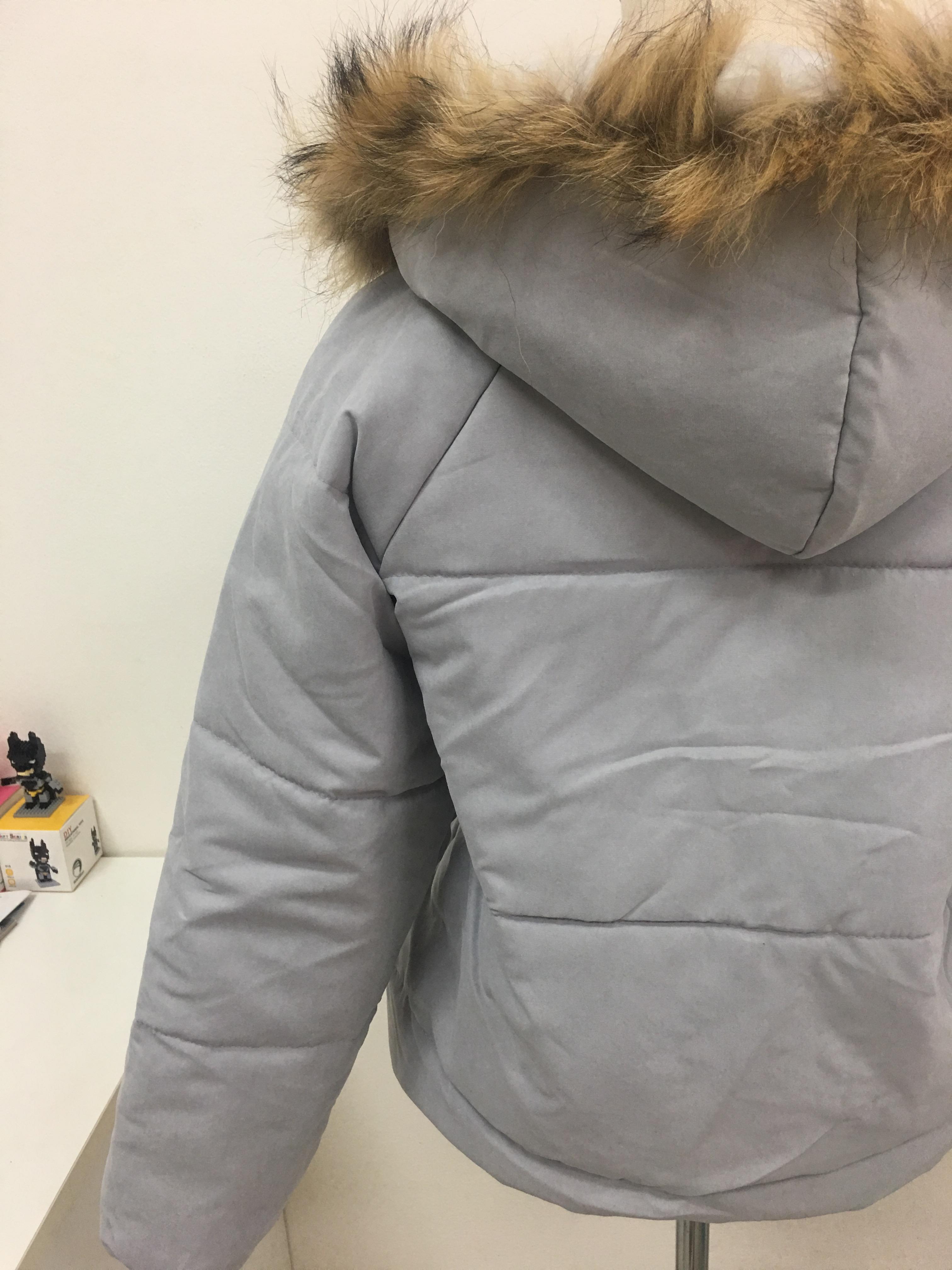 เสื้อกันหนาว ฮู้ดดี้ ผ้าโพลิเนื้อด้าน แต่งขนเฟลอฟู บุนวมฟูๆ หนานุ่ม อุ่นมากๆ พร้อมส่งจ้า