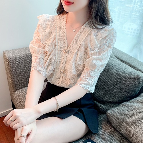เสื้อลูกไม้ แขนสั้น