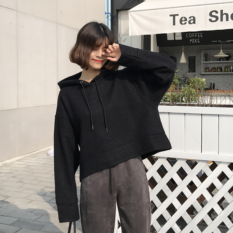 เสื้อกันหนาวฮู้ดดี้ แฟชั่นเกาหลี ตัวสั้นทรงแข็ง น่ารักมากจ้า ผ้าสักกะหลาดเนื้อนุ่มแต่เป็นทรง พร้อมส่ง งานจริงในภาพสุดท้ายน้า