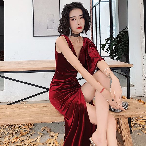 ชุดราตรี ชุดราตรีสวยหรู แบบ ทันสมัย Evening dress