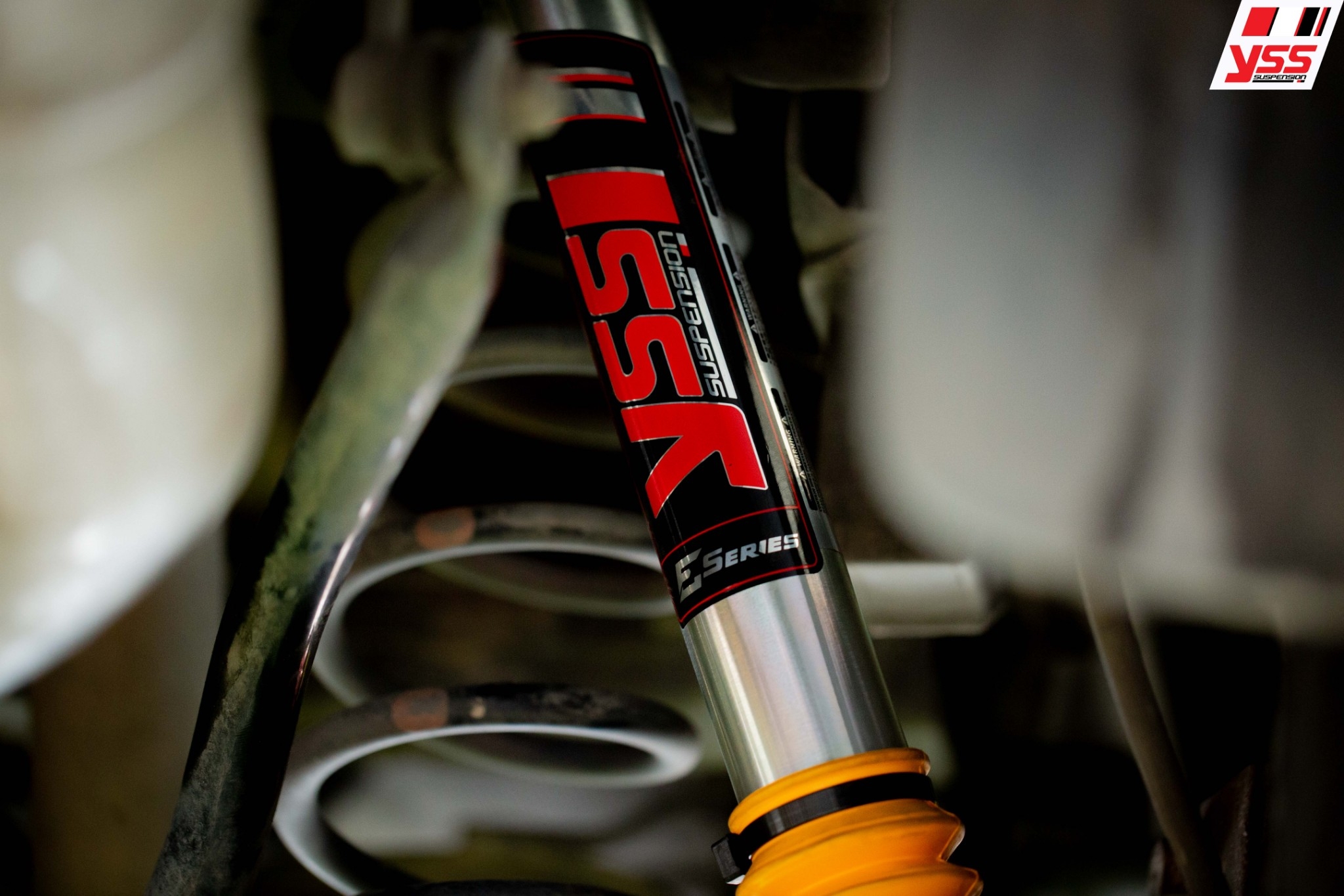 โช้คอัพ Monotube สปริง YSS รุ่น E-Series รถ Trailblazer ปี 12-20