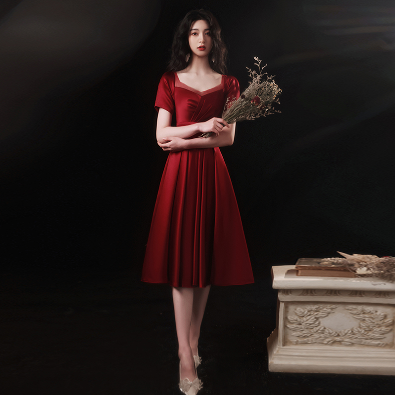 ชุดราตรี ชุดราตรีสวยหรู แบบ ทันสมัย Evening dress