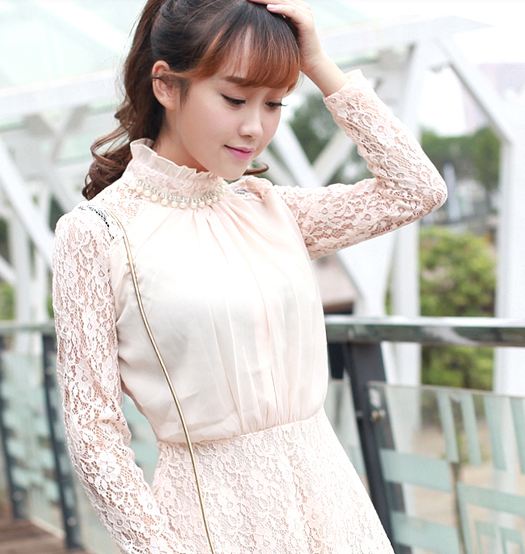 เดรสสีขาว ใส่ออกงาน ผ้าลูกไม้ แขนยาว ลุ๊ค คุณหนู สุดหรู ใส่ไปงาน ชุดแซกไฮโซ แต่งมุขที่คอ กระโปรงผ้าลูกไม้ผสมหนัง แต่งเม็ดบีดชายกระโปรง 127721_2