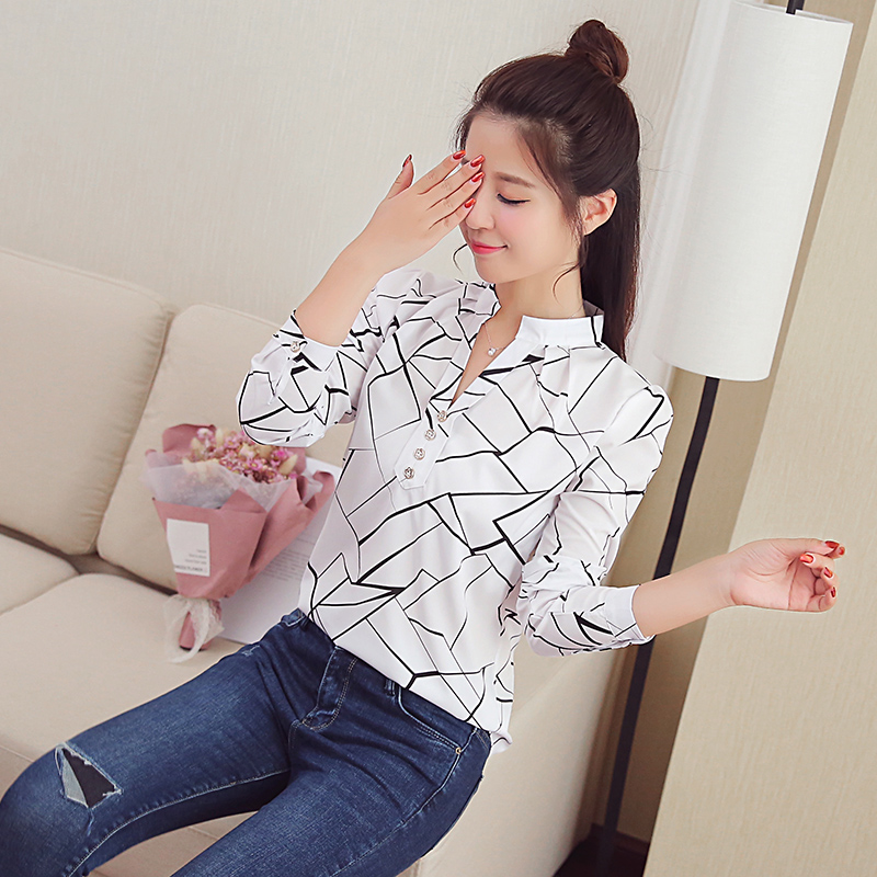 Blouse3842 เสื้อแขนยาวคอจีนลายกราฟฟิค แต่งกระดุม ผ้าชีฟองเนื้อหนาสวยไม่ยับง่าย งานดีทรงดีลายสวย แมทช์กับอะไรก็เข้า