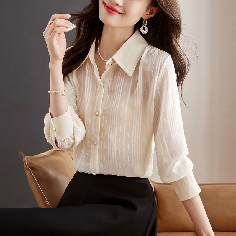 เสื้อเชิ้ตผู้หญิงแขนยาว เสื้อเชิ้ตผู้หญิงใส่ทํางาน 390 บาทต่อชิ้น ฟรีค่าจัดส่ง